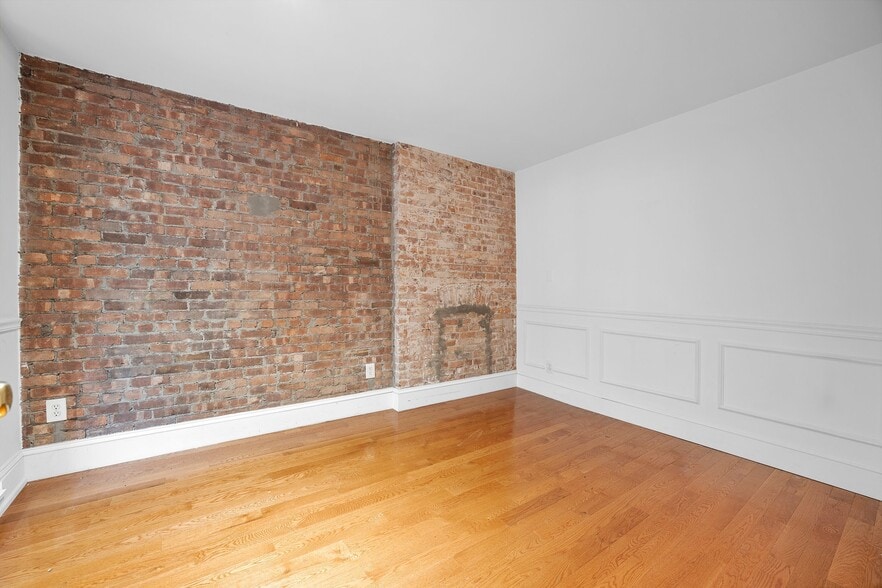 More Photos Of 111 E 62nd St, New York Medical For Lease