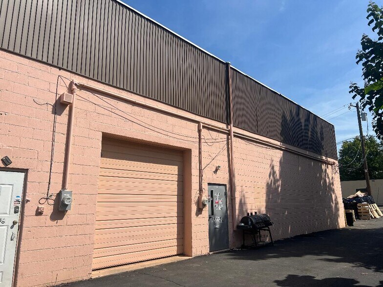 Primary Photo Of 78 Tomlinson Rd, Huntingdon Valley Warehouse For Lease