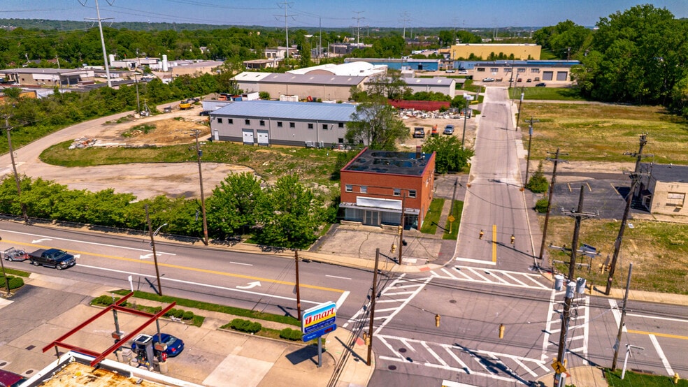 Primary Photo Of 2198 Losantiville Ave, Cincinnati Storefront Retail Office For Lease