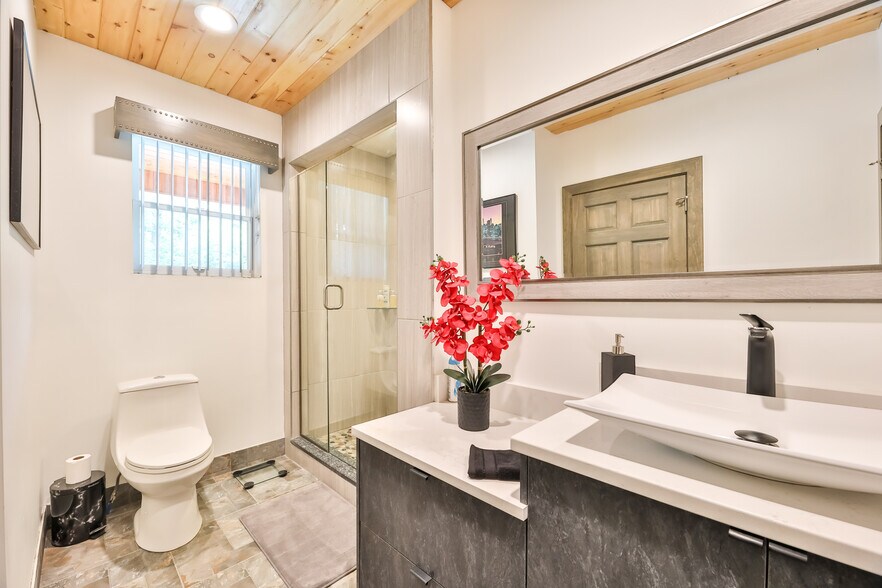 More Photos Of 19 Palsgraf Ct., Elka Park Showroom For Sale
