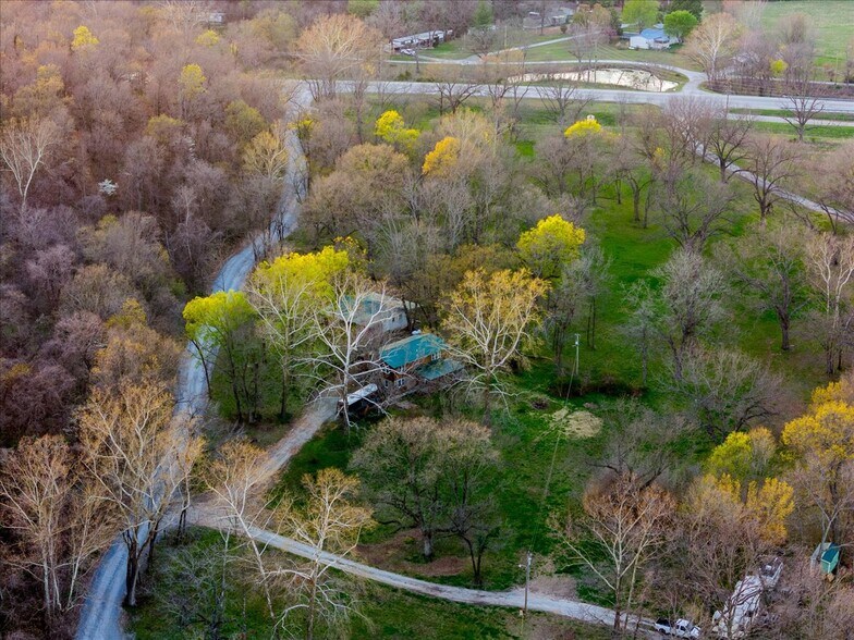 More Photos Of 9596 N 447 Rd, Spavinaw Trailer Camper Park For Sale