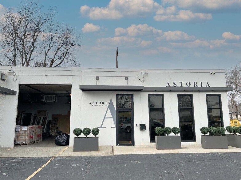 More Photos Of 4224 S Peoria Ave, Tulsa Flex For Lease