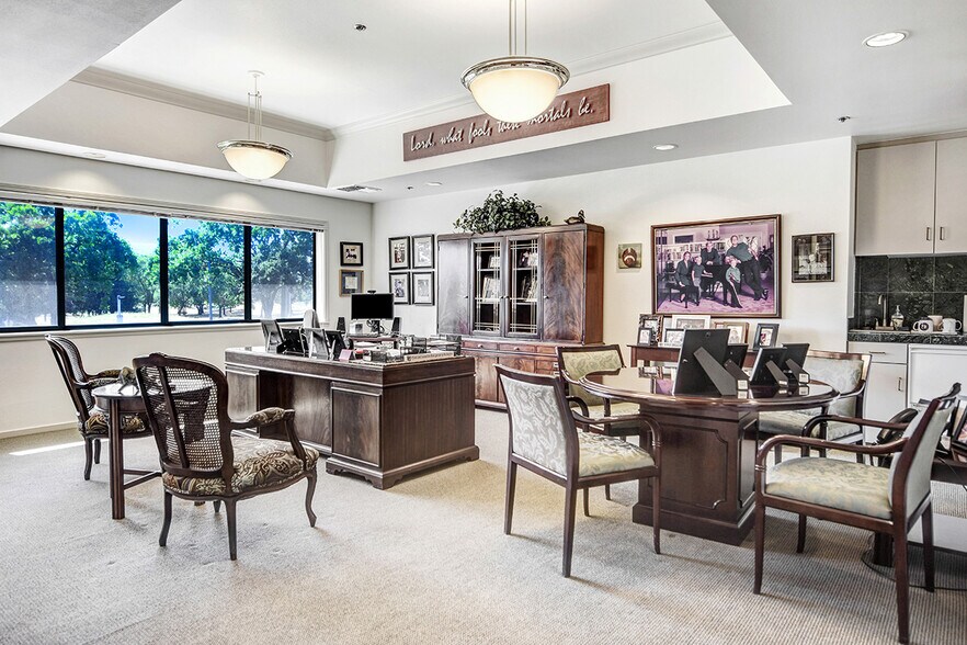 More Photos Of 19080 Lomita Ave, Sonoma Office For Sale