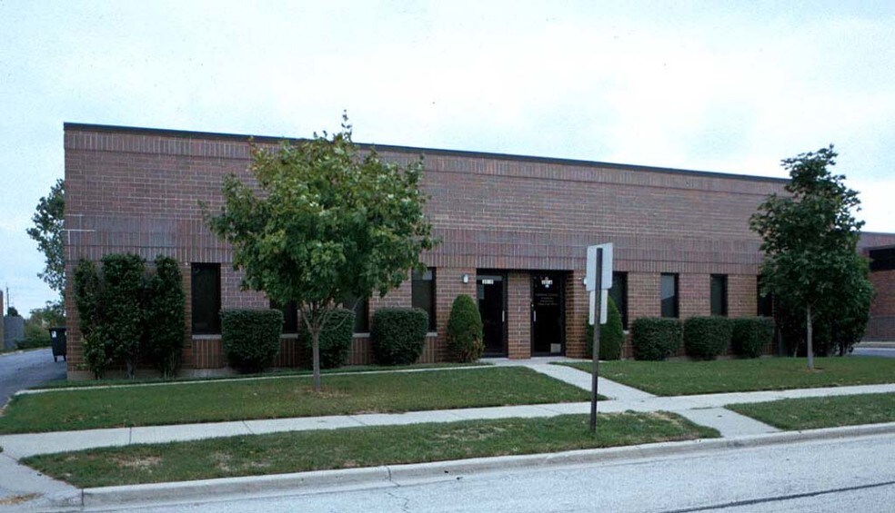 Primary Photo Of 301 Eastern Ave, Bensenville Warehouse For Lease