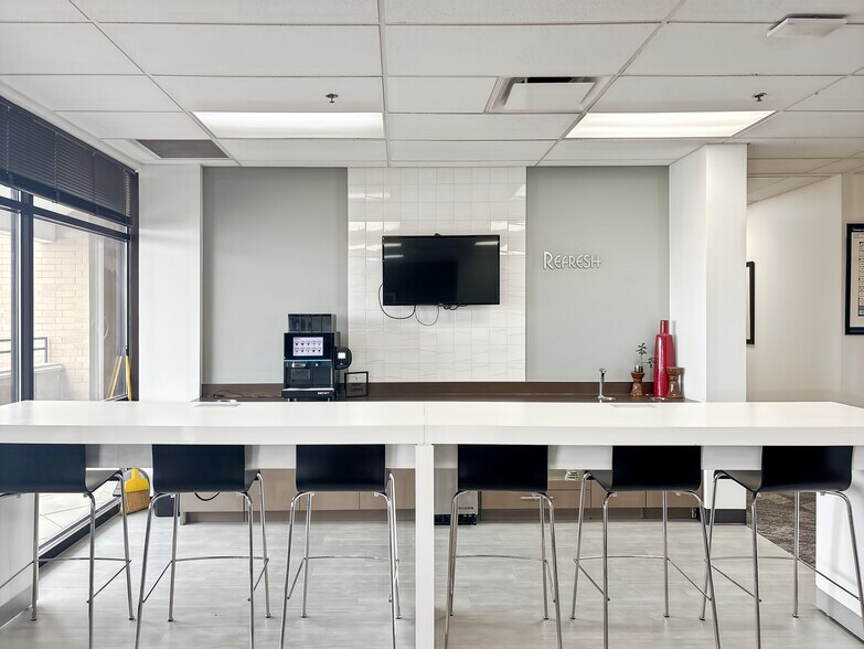 More Photos Of 303 N Stadium Blvd, Columbia Coworking Space