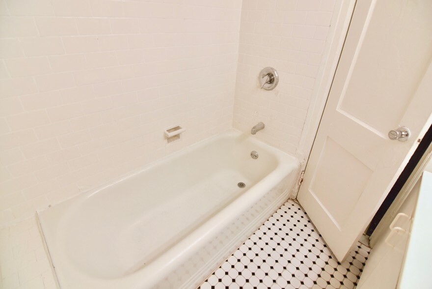 More Photos Of 319 S 12th St, Philadelphia Apartments For Sale