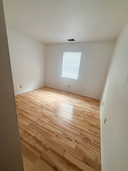 More Photos Of 209 Lark Dr, Carmel Apartments For Sale