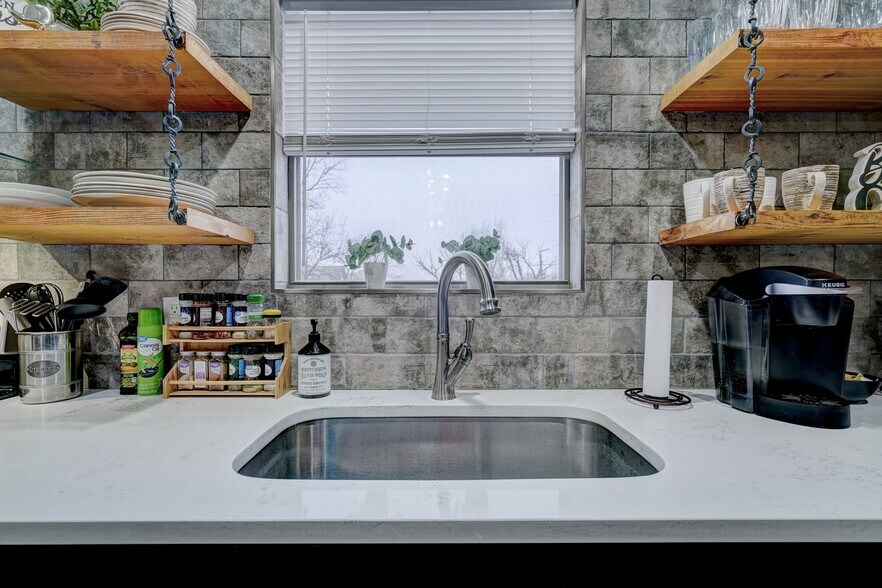 More Photos Of 1207 W Gore Blvd, Lawton Apartments For Sale