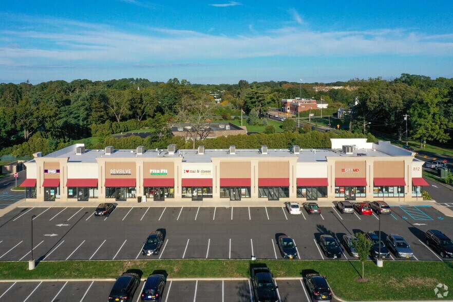 More Photos Of 812 Wheeler Rd, Hauppauge Storefront For Lease