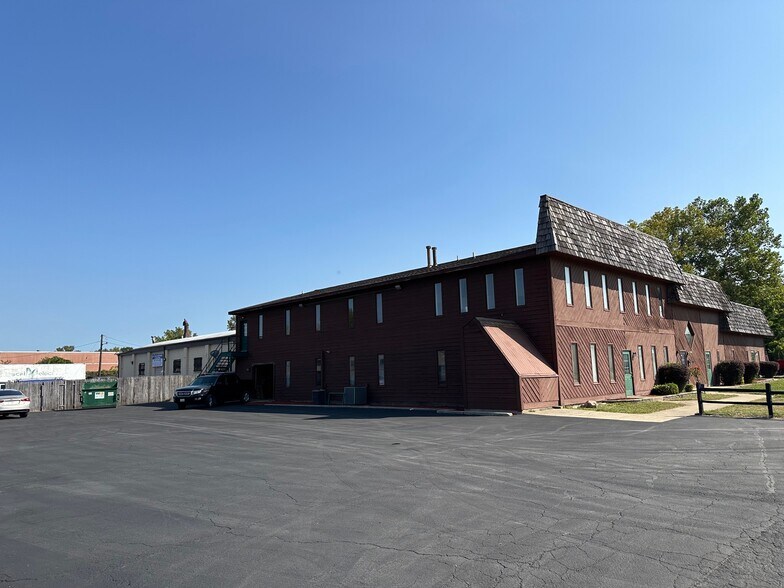 More Photos Of 3816 Grandview Ave, Gurnee Warehouse For Sale