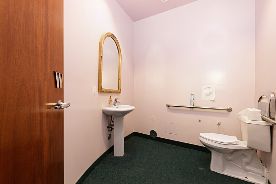 More Photos Of 8736 Production Ave, San Diego Light Manufacturing For Lease