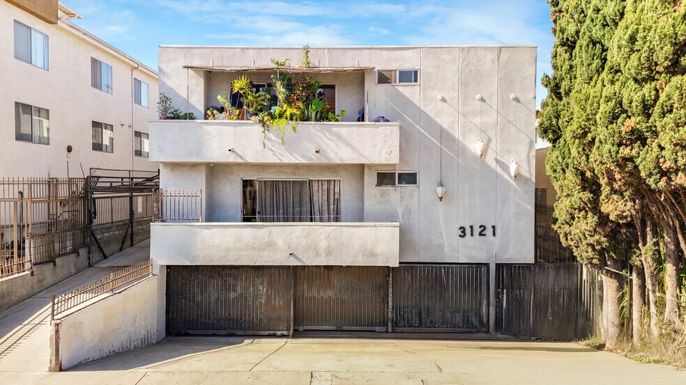 Primary Photo Of 3121 S Canfield Ave, Los Angeles Apartments For Sale