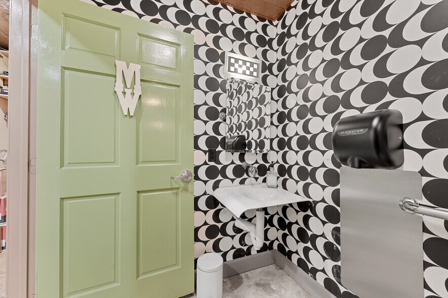 More Photos Of 626 Rood Ave, Grand Junction Restaurant For Sale