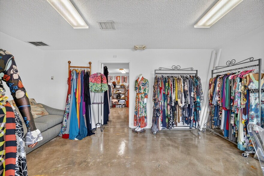 More Photos Of 2202-2204 W 78th St, Hialeah Warehouse For Sale