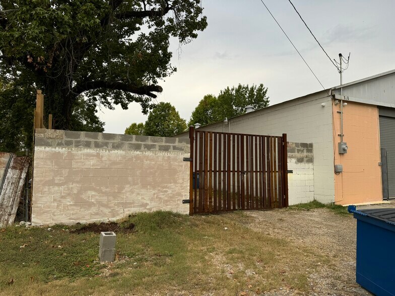 More Photos Of 120 S 14th St, Baton Rouge Warehouse For Sale