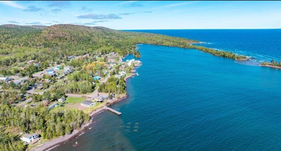 More Photos Of 77 Brockway Ave, Copper Harbor Restaurant For Sale