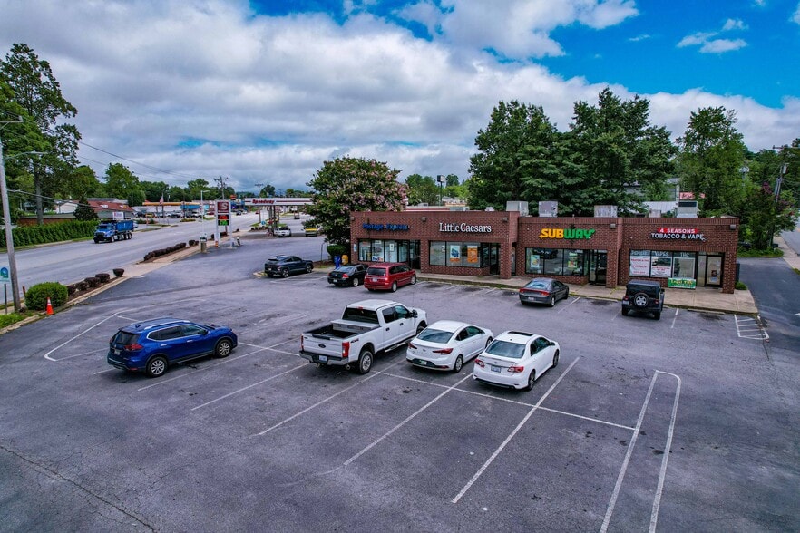 More Photos Of 671 Spartanburg Hwy, Hendersonville Restaurant For Sale