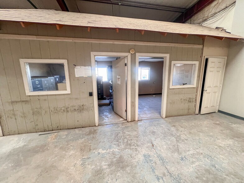 More Photos Of 6610 E Hwy 80 & 6618 E Hwy 80, Midland Industrial For Sale