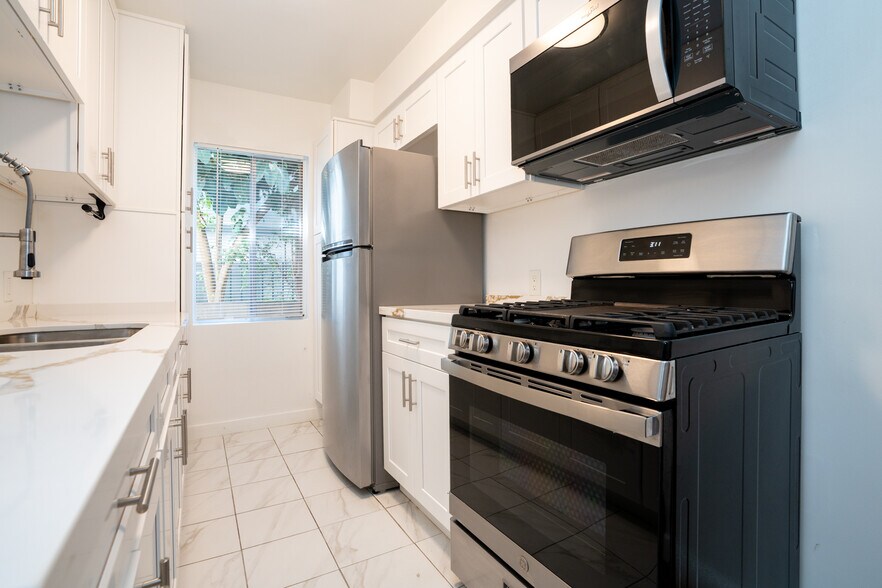 More Photos Of 1434 15th St, Santa Monica Apartments For Sale
