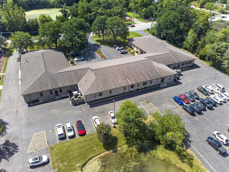 More Photos Of 852 W Bartlett Rd, Bartlett Office For Sale