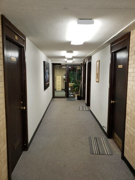 More Photos Of 570 E Northwest Hwy, Des Plaines Office For Sale