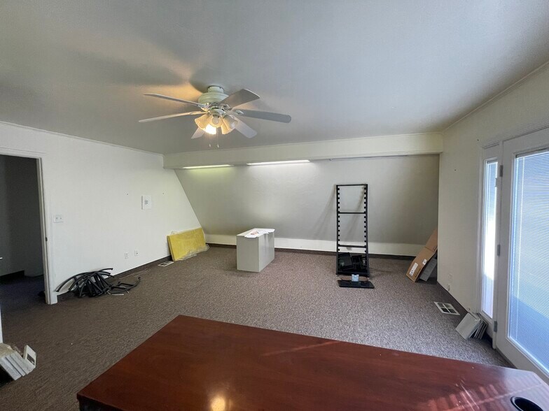 More Photos Of 5205 County Road 171, Wildwood Office For Sale
