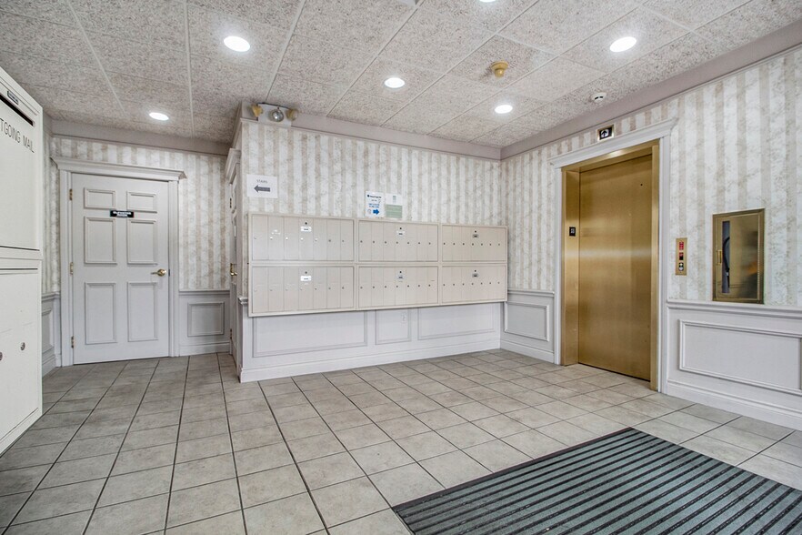 More Photos Of 705 S Main St, Plymouth Medical For Lease