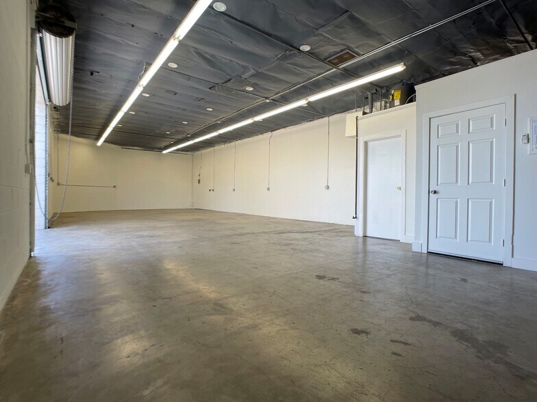 More Photos Of 15025 Badillo St, Baldwin Park Manufacturing For Lease