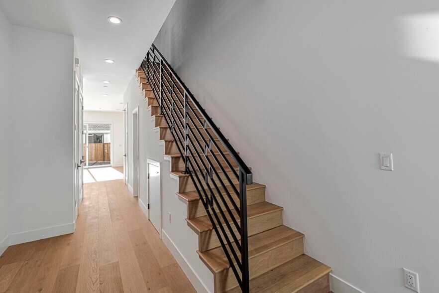 More Photos Of 1460 Kentfield Ave, Redwood City Multifamily For Sale