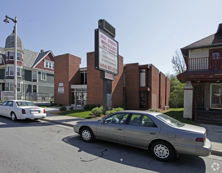 More Photos Of 950 N 35th St, Milwaukee Medical For Lease