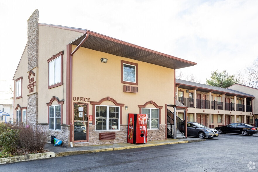 More Photos Of 206 E White Horse Pike, Galloway Hotel For Sale