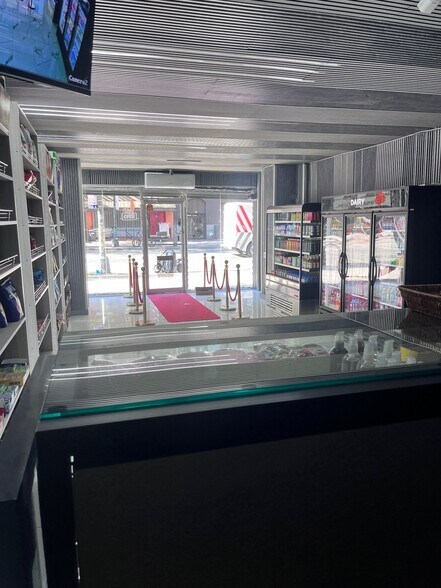 More Photos Of 219 W 14th St, New York Apartments For Lease