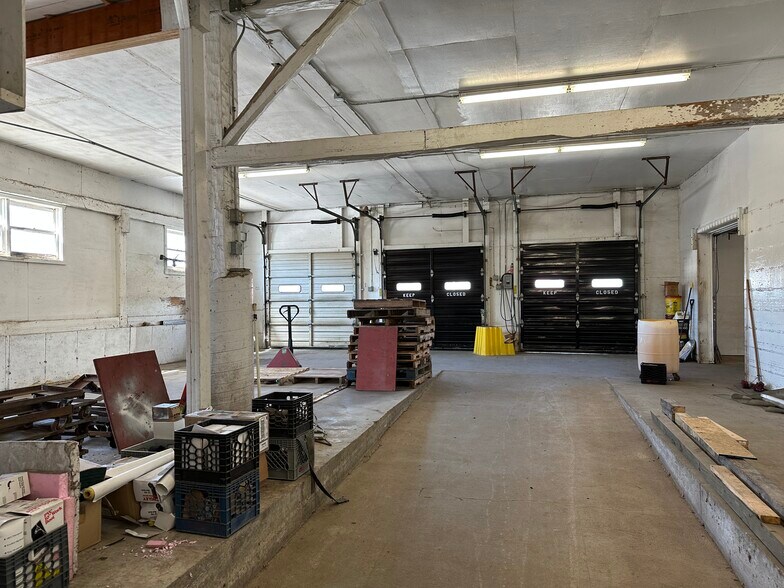 More Photos Of 2096 US 7, Rutland Specialty For Sale