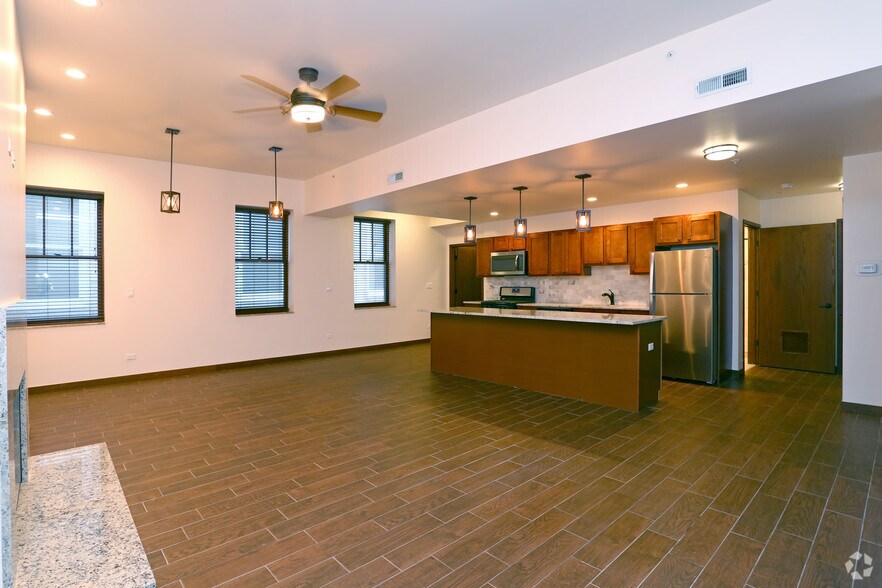 More Photos Of 7 S Stolp Ave, Aurora Apartments For Lease