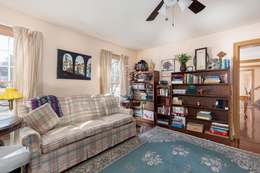 More Photos Of 860 Union Rd, West Seneca Office Residential For Sale