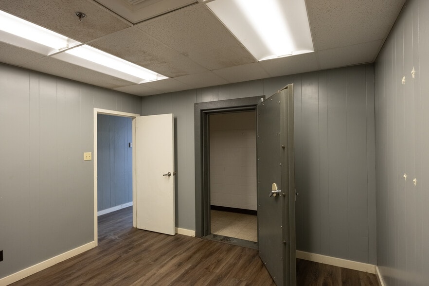 More Photos Of 901 SW 4th Ave, Amarillo Warehouse For Lease