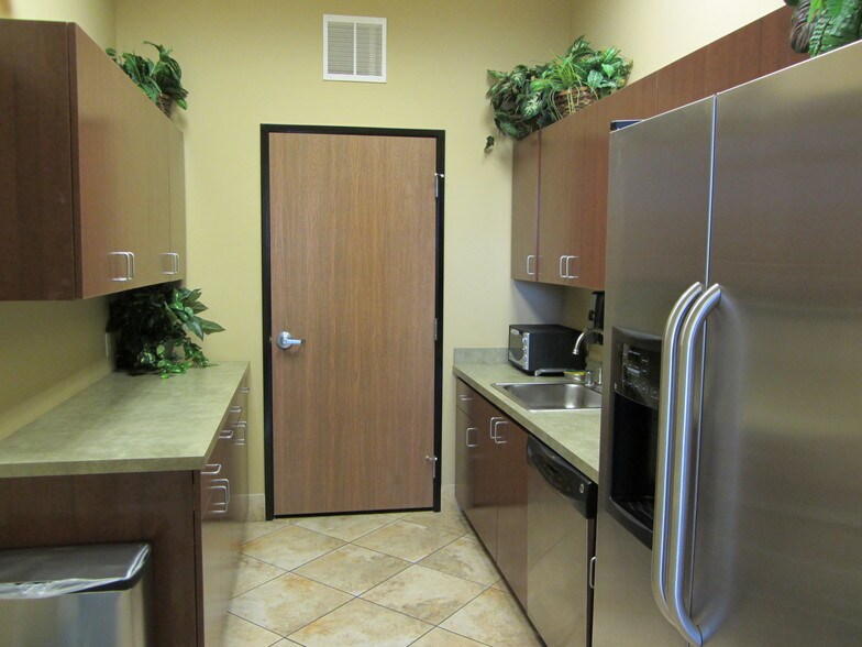 More Photos Of 8708 Spanish Ridge Ave, Las Vegas Office For Sale