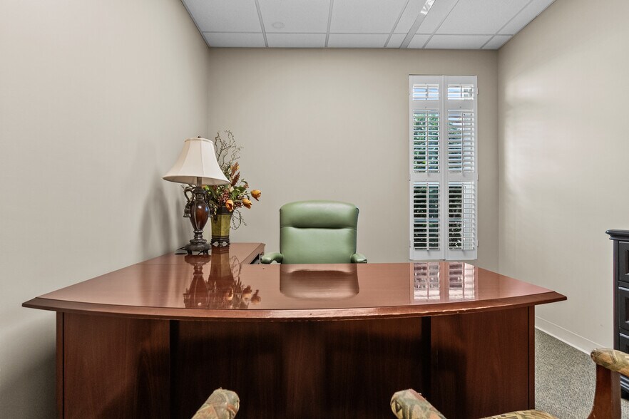 More Photos Of 239 Cedric St, Leesburg Office For Sale
