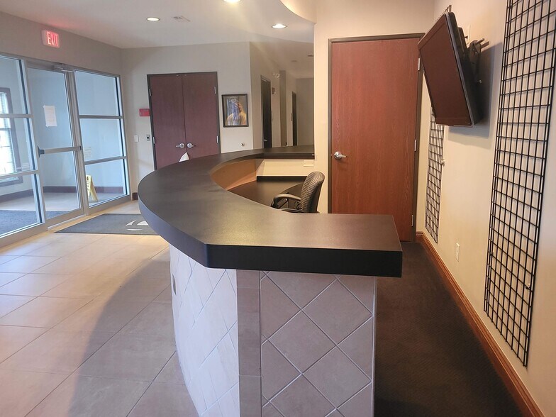 More Photos Of 116 County Line Rd W, Westerville Loft Creative Space For Lease