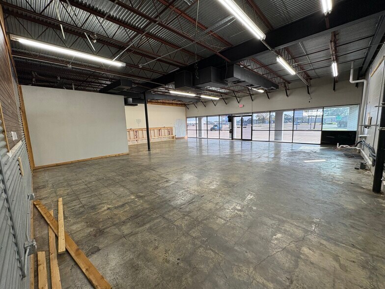 More Photos Of 1602 N Mechanic St, El Campo Land For Lease