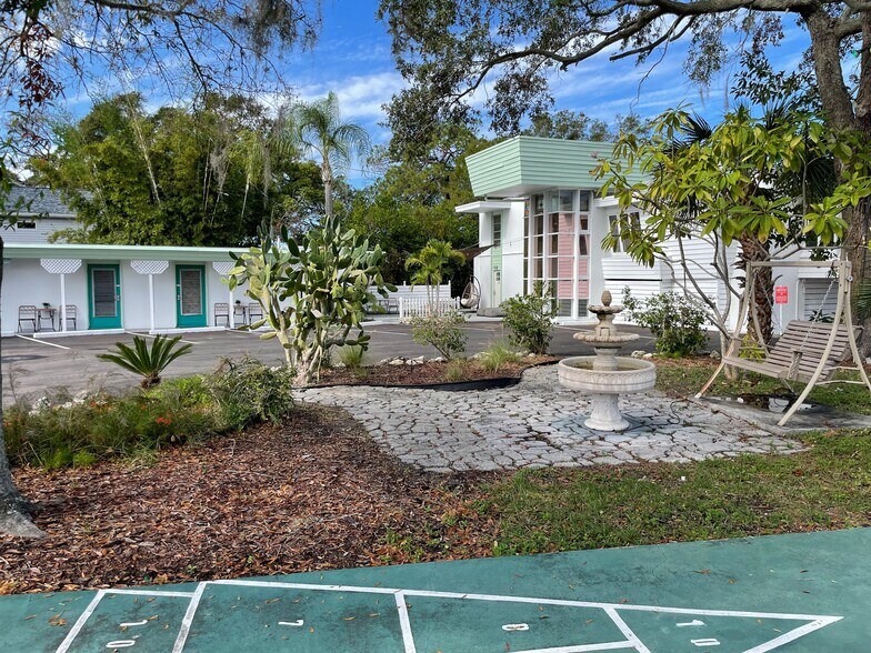 Primary Photo Of 1064 Broadway, Dunedin Hotel For Sale