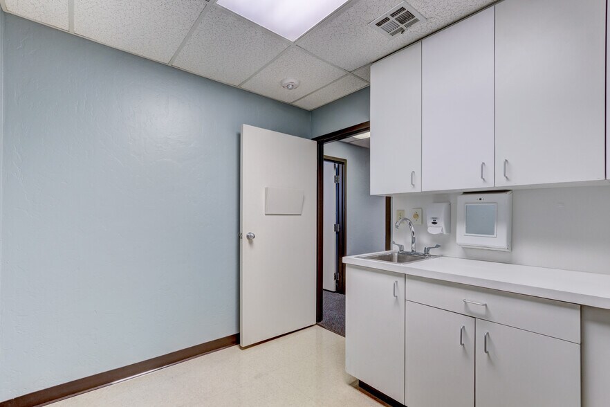 More Photos Of 5622 N Portland Ave, Oklahoma City Medical For Lease