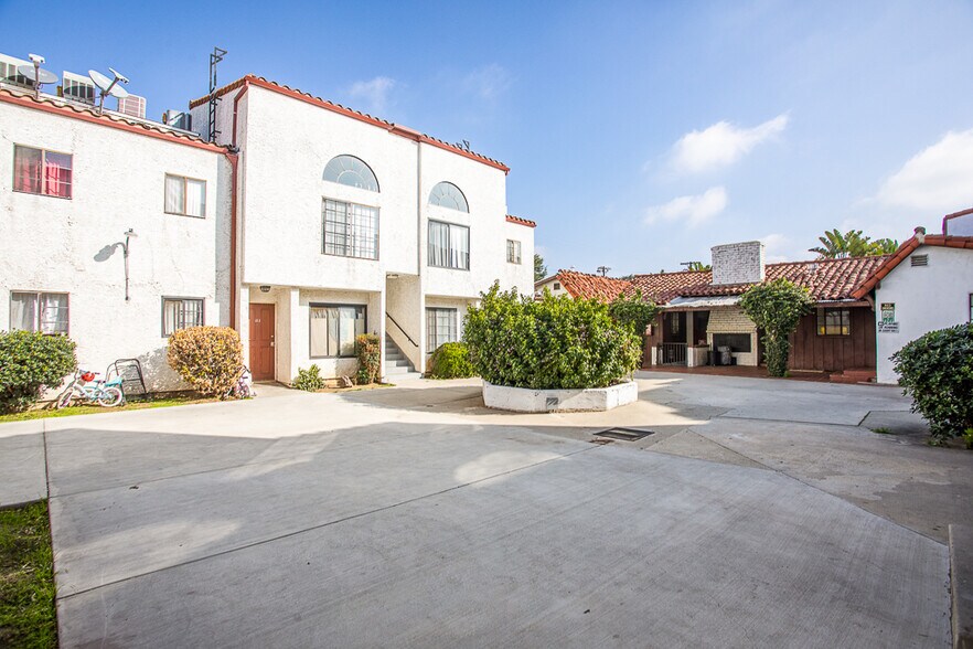 More Photos Of 9261 Wakefield Ave, Panorama City Apartments For Sale