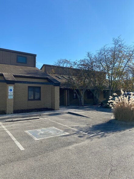 More Photos Of 10805 Kingston Pike, Knoxville Office For Lease