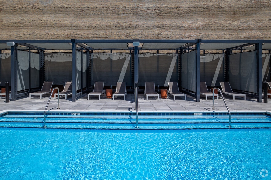 More Photos Of 161 N May St, Chicago Apartments For Lease