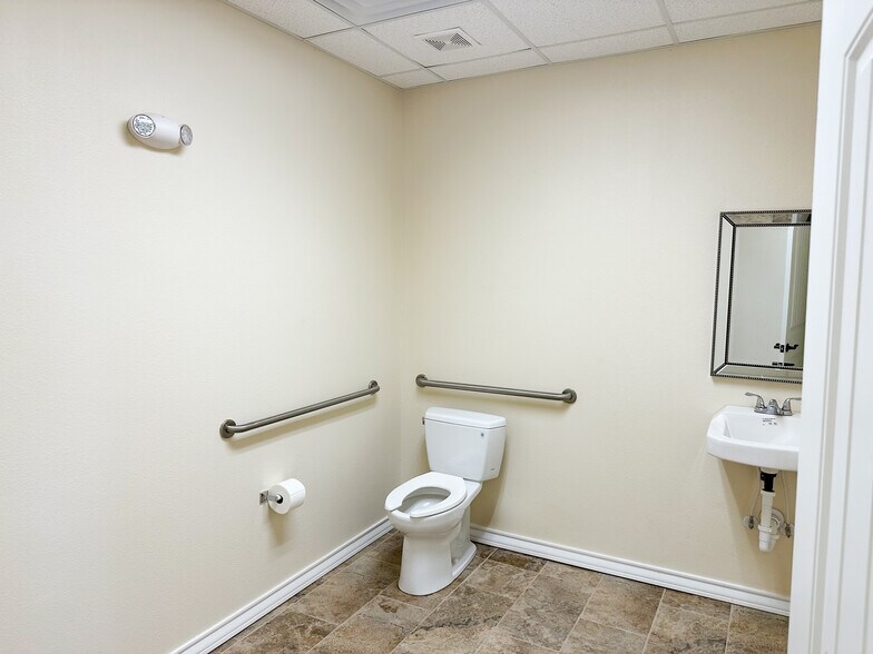 More Photos Of 3610 South County Rd, Midland Warehouse For Sale