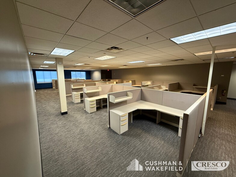 More Photos Of 31500 Bainbridge Rd, Solon Office For Sale