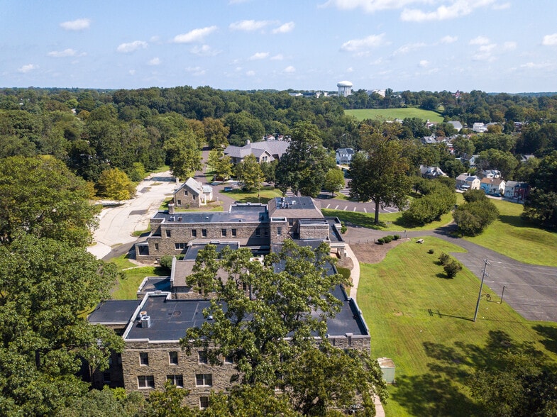 More Photos Of 100 W Laurel Ave, Cheltenham Office For Lease