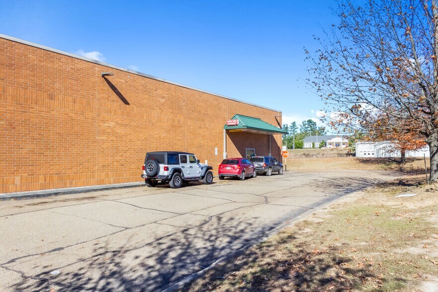 More Photos Of 1628 Simpson Highway 49, Magee Drugstore For Sale