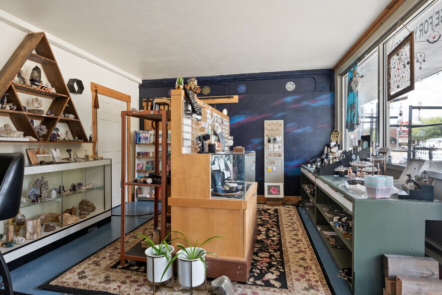 More Photos Of 108 Main St, Stevensville General Retail For Sale